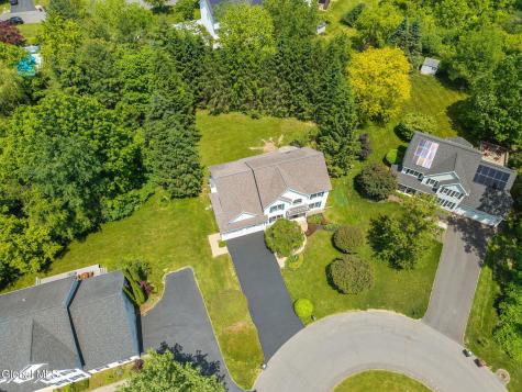 26 Reynolds Court Delmar NY 12054