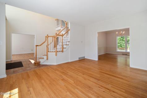 26 Reynolds Court Delmar NY 12054