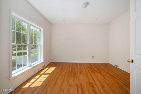 26 Reynolds Court Delmar NY 12054