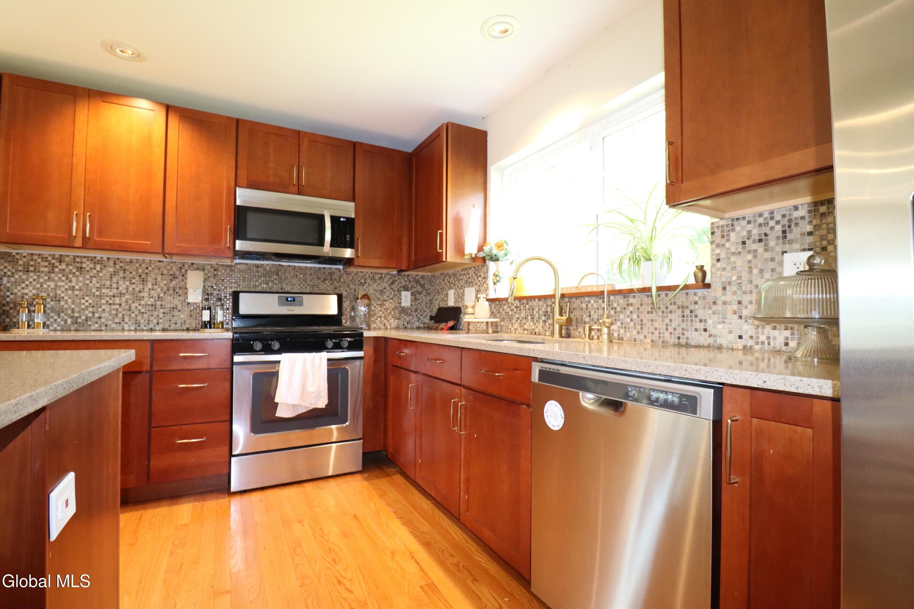 532 Font Grove Road Slingerlands NY 12159