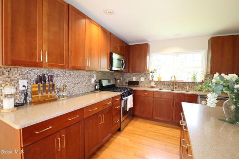532 Font Grove Road Slingerlands NY 12159