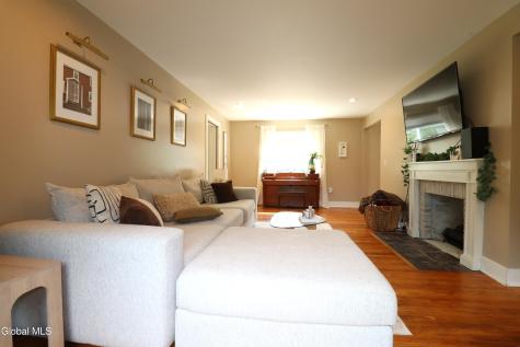 532 Font Grove Road Slingerlands NY 12159
