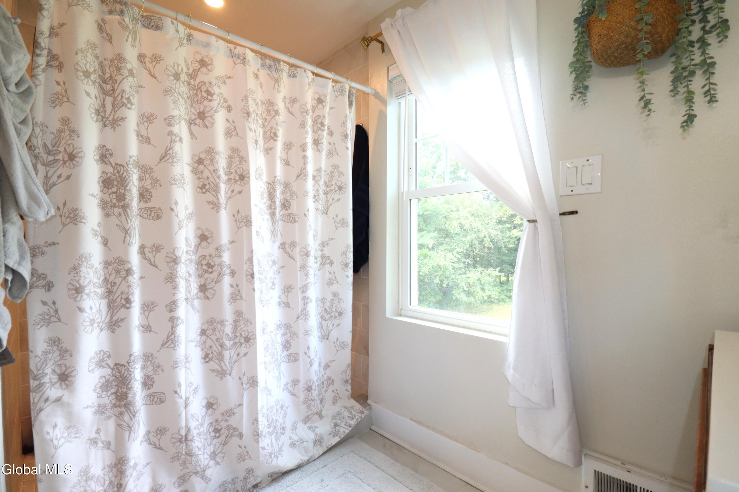 532 Font Grove Road Slingerlands NY 12159