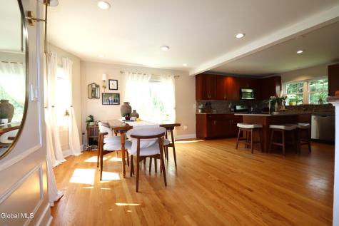 532 Font Grove Road Slingerlands NY 12159