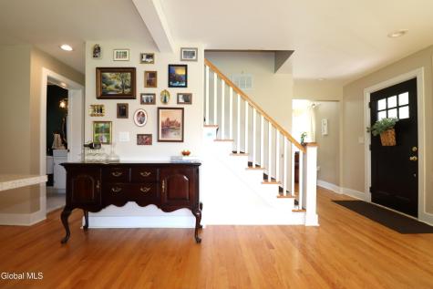 532 Font Grove Road Slingerlands NY 12159