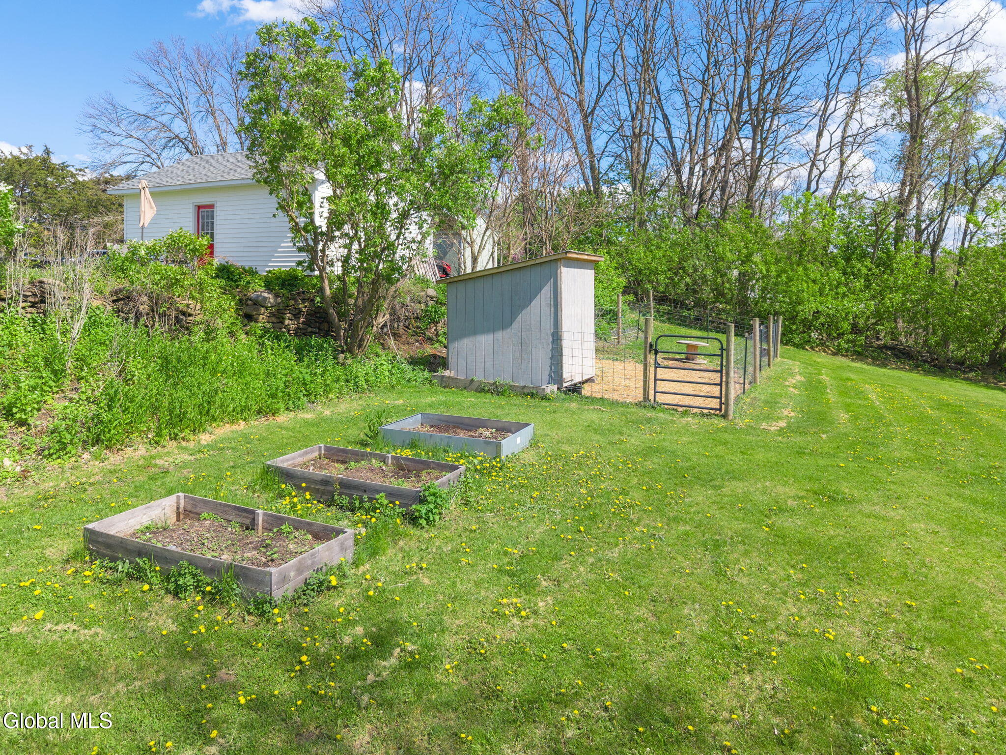 607 Youngs Corners Road Amsterdam NY 12010