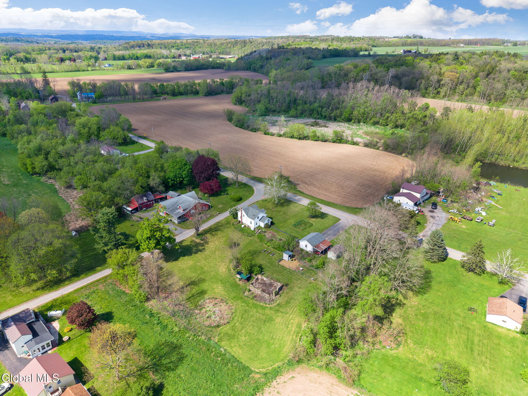 607 Youngs Corners Road Amsterdam NY 12010