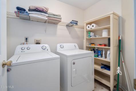 26 Upper Wedgewood Lane Voorheesville NY 12186