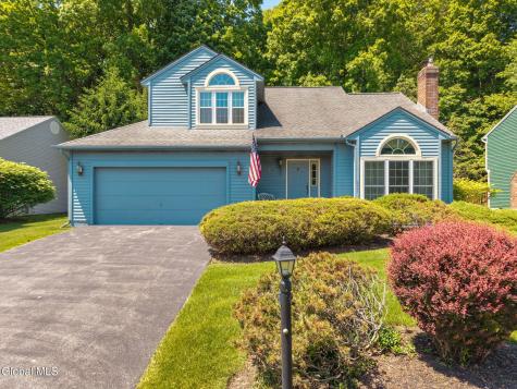 26 Upper Wedgewood Lane Voorheesville NY 12186