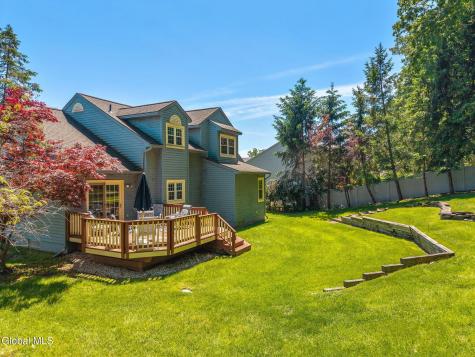 26 Upper Wedgewood Lane Voorheesville NY 12186