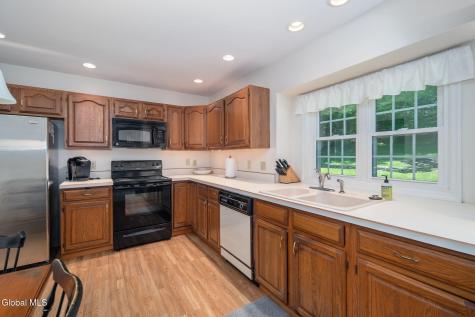 26 Upper Wedgewood Lane Voorheesville NY 12186