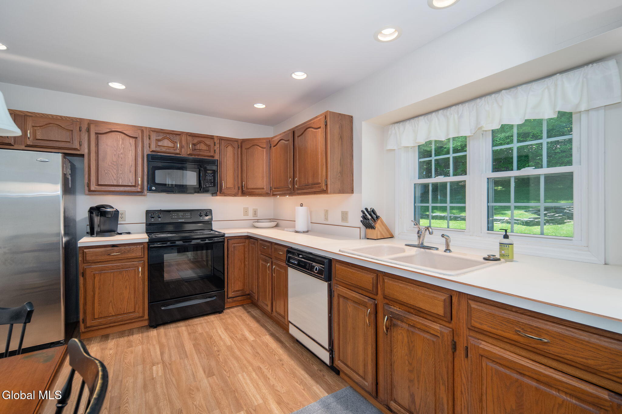 26 Upper Wedgewood Lane Voorheesville NY 12186