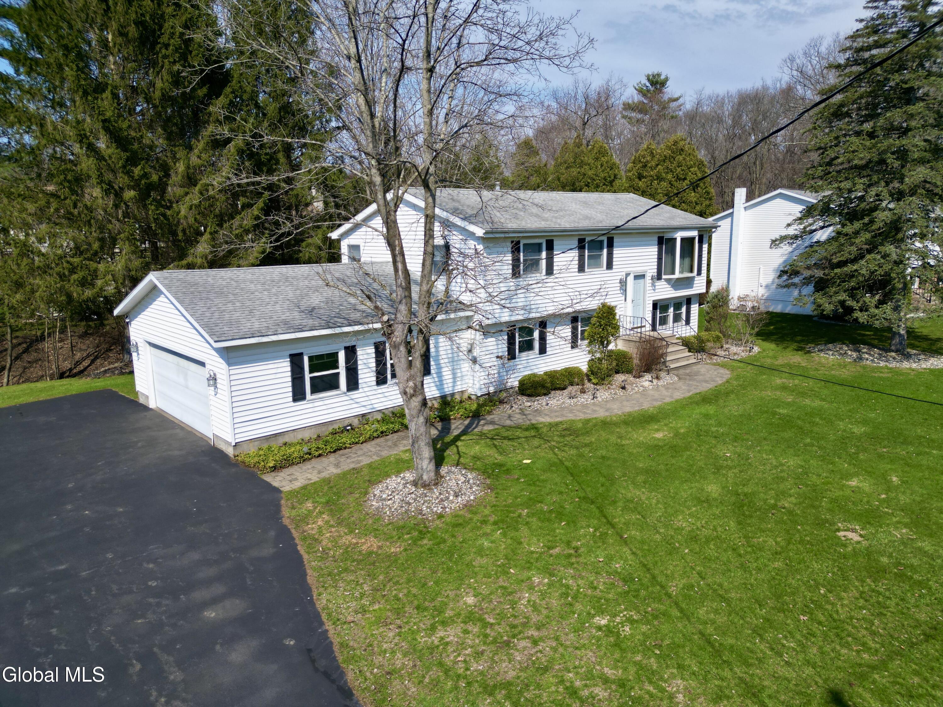 48 Grissom Drive Clifton Park NY 12065