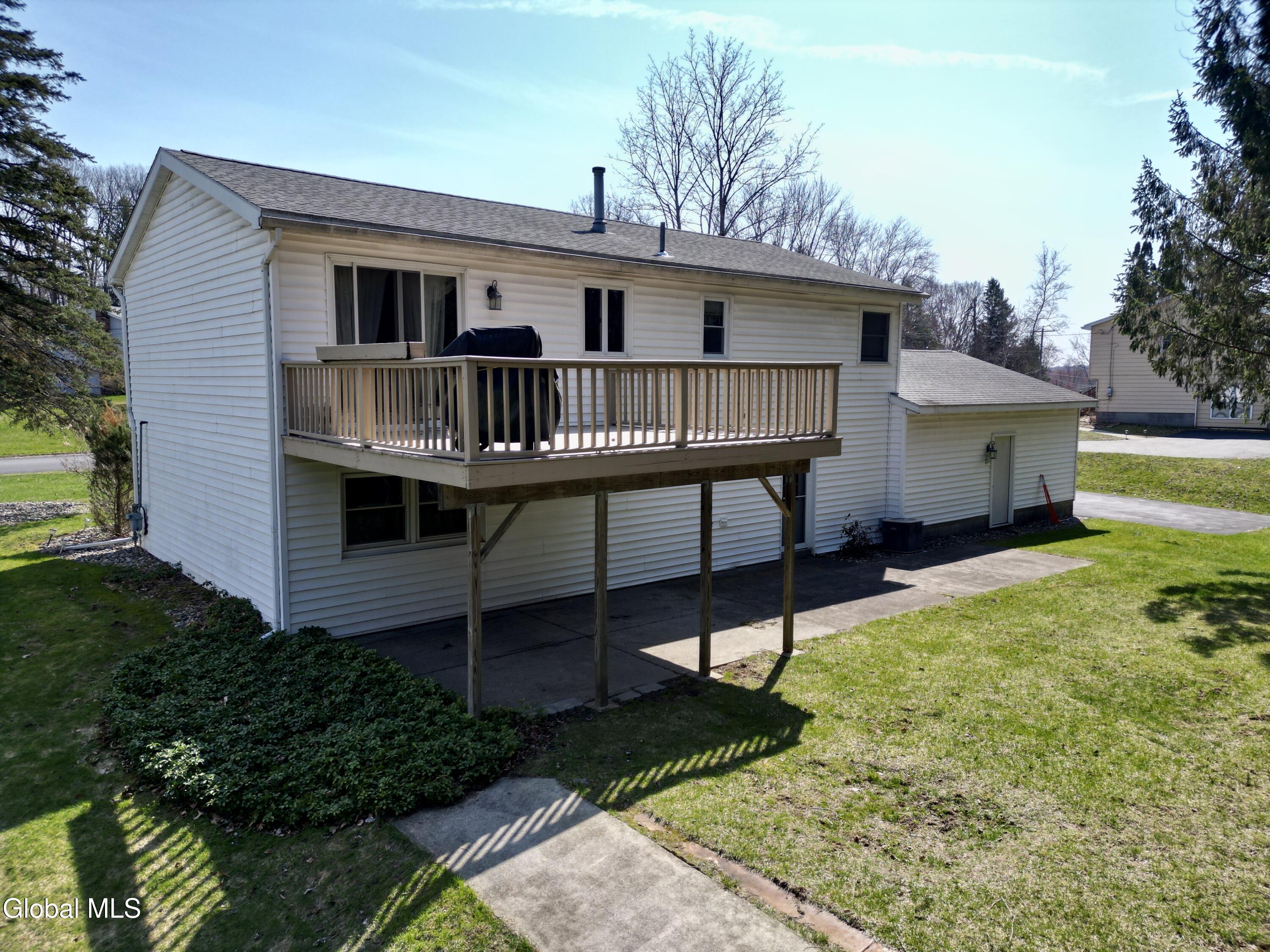 48 Grissom Drive Clifton Park NY 12065