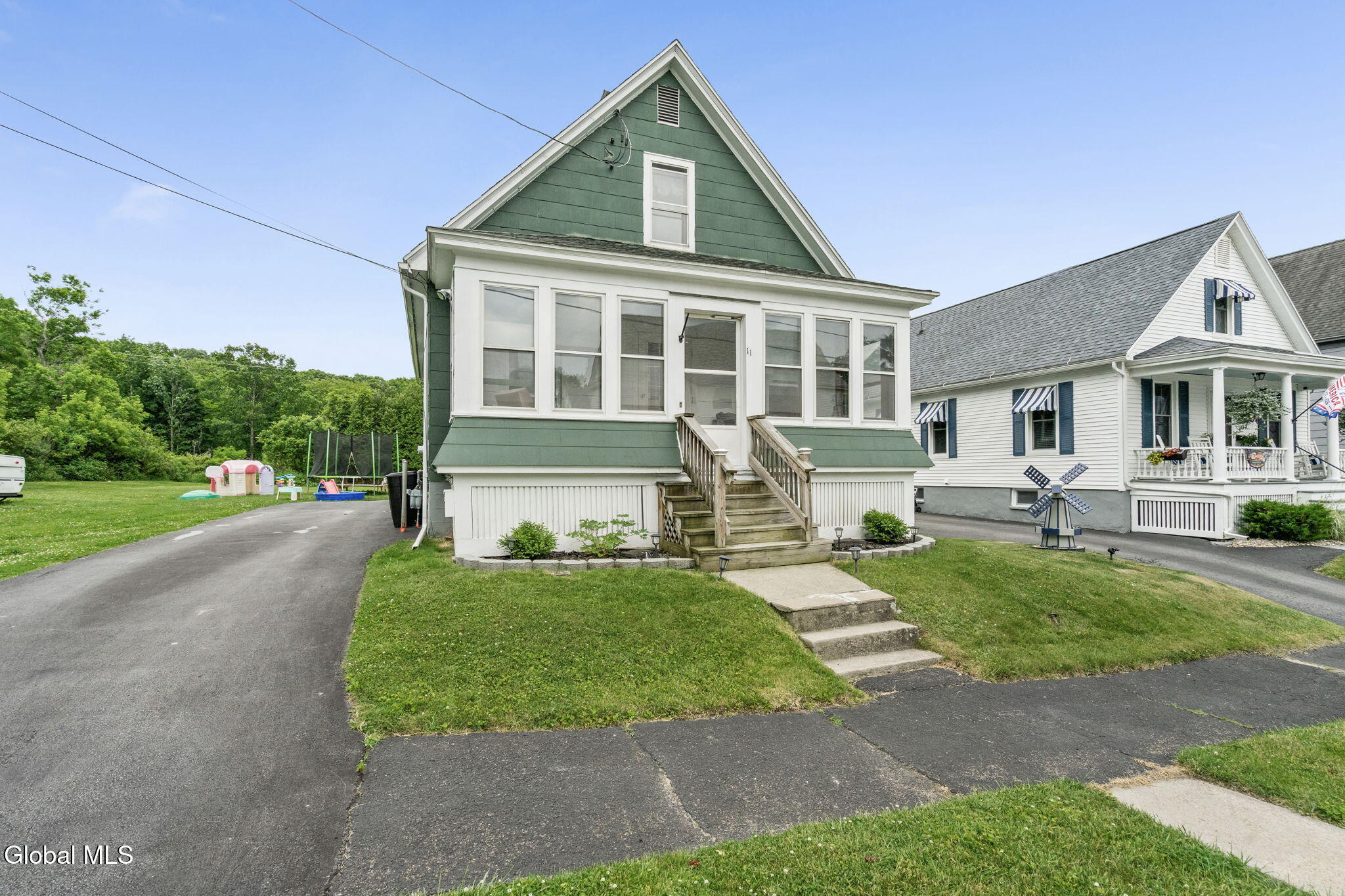 11 Young Avenue Amsterdam NY 12010