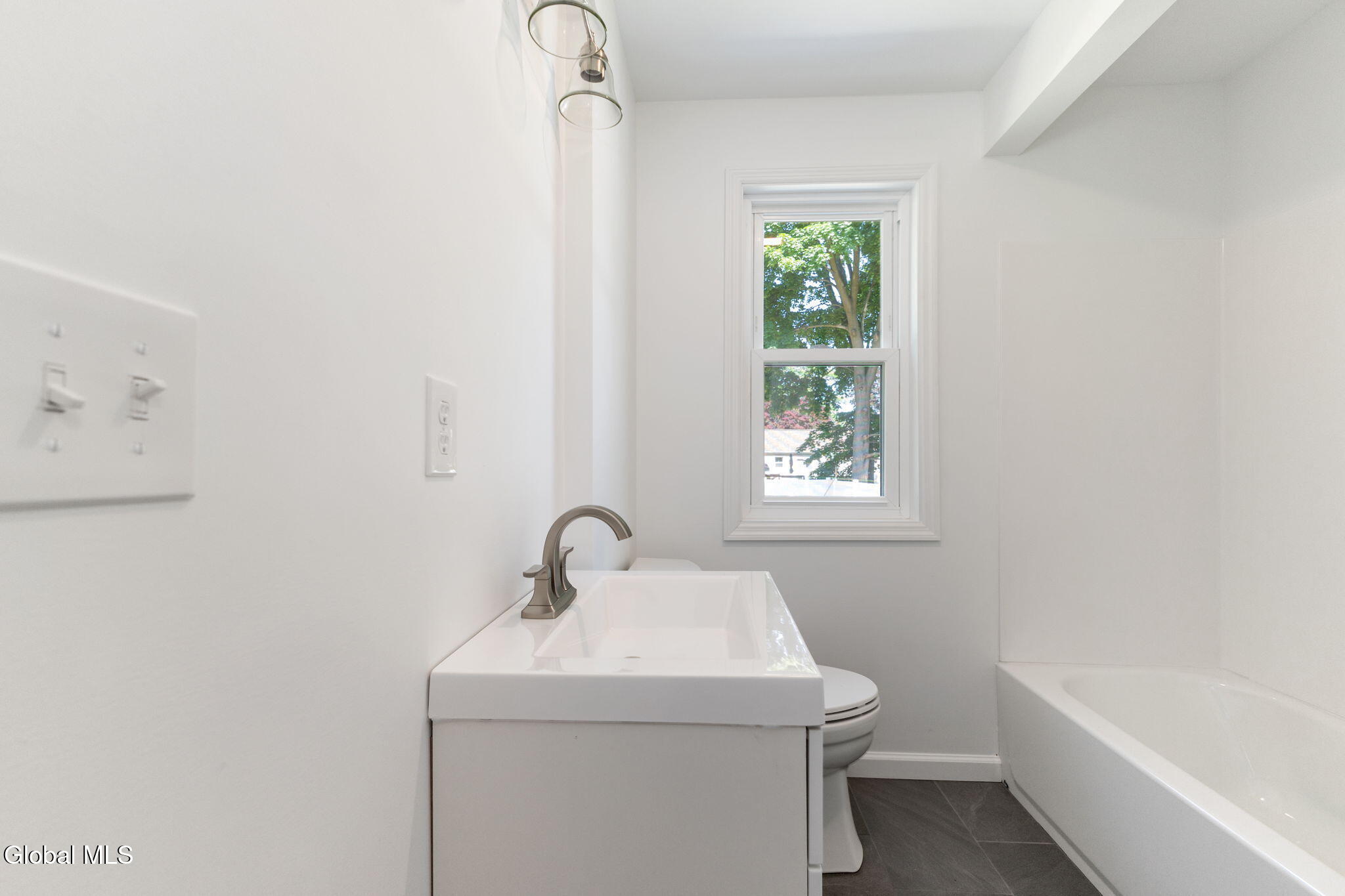 1204 Hemlock Street Schenectady NY 12306