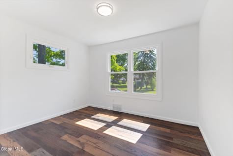 1204 Hemlock Street Schenectady NY 12306