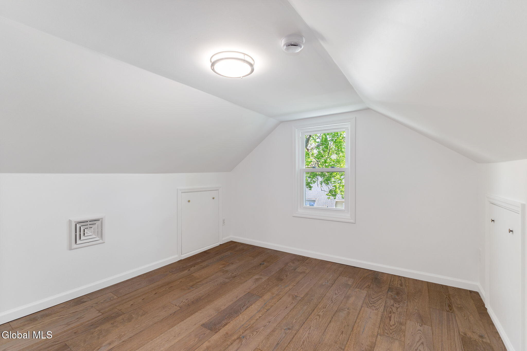 1204 Hemlock Street Schenectady NY 12306