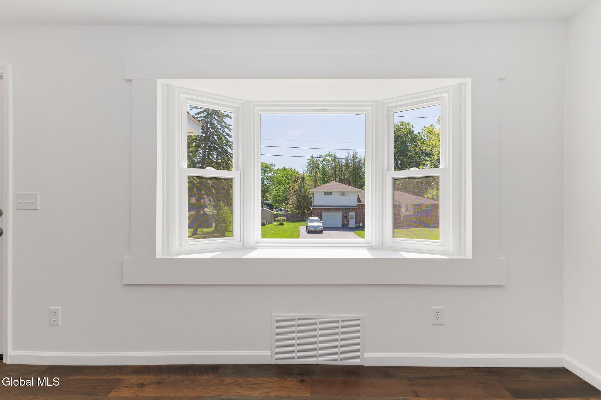 1204 Hemlock Street Schenectady NY 12306