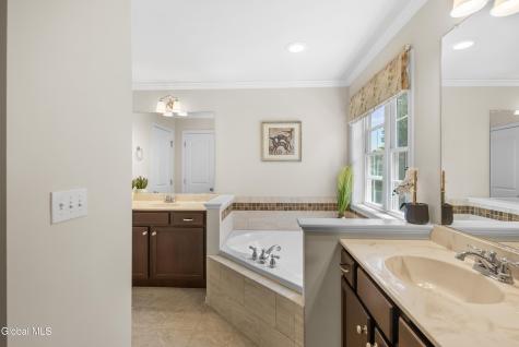 13 Carlson Way Clifton Park NY 12065