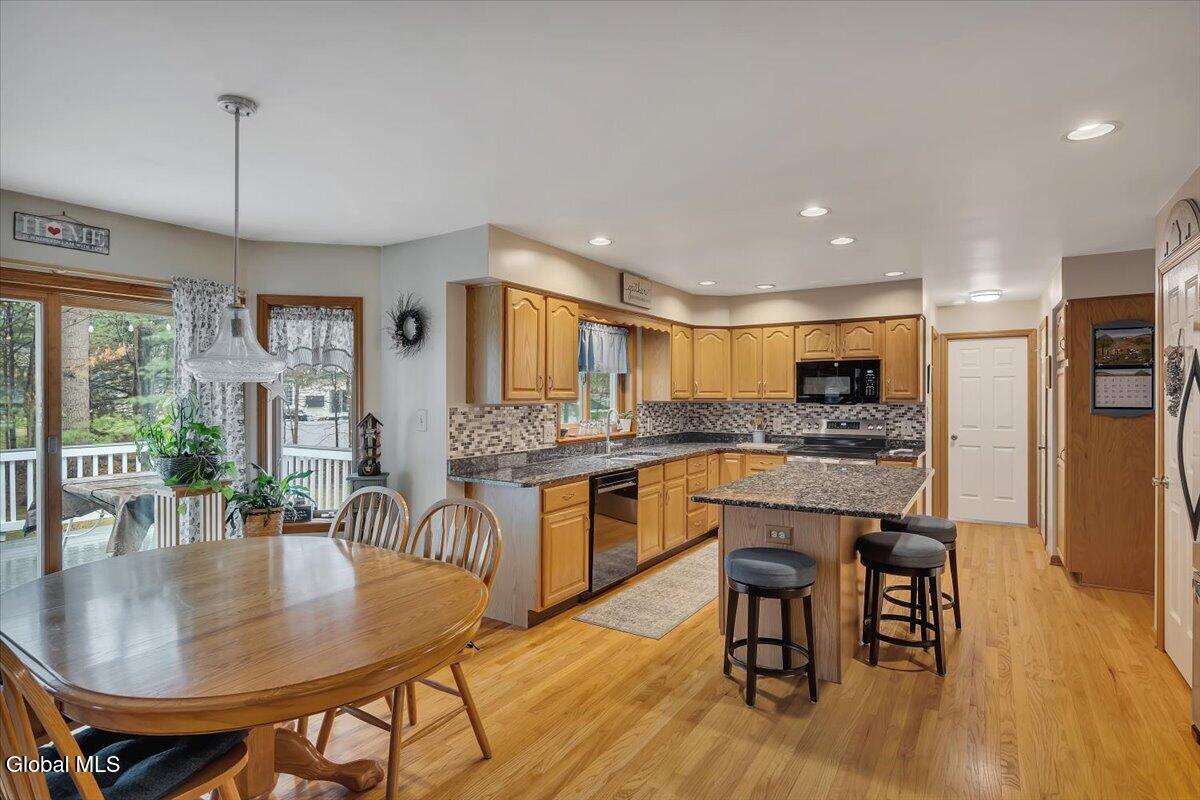 7008 Kevin Lane Schenectady NY 12303