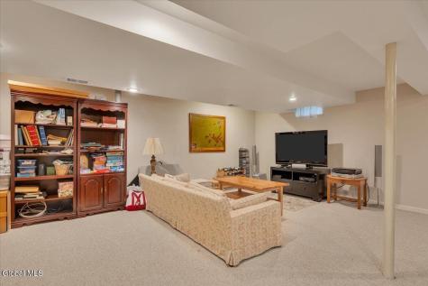 7008 Kevin Lane Schenectady NY 12303