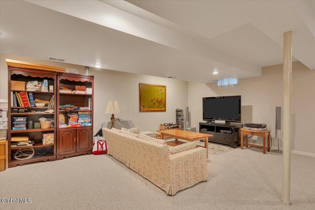 7008 Kevin Lane Schenectady NY 12303