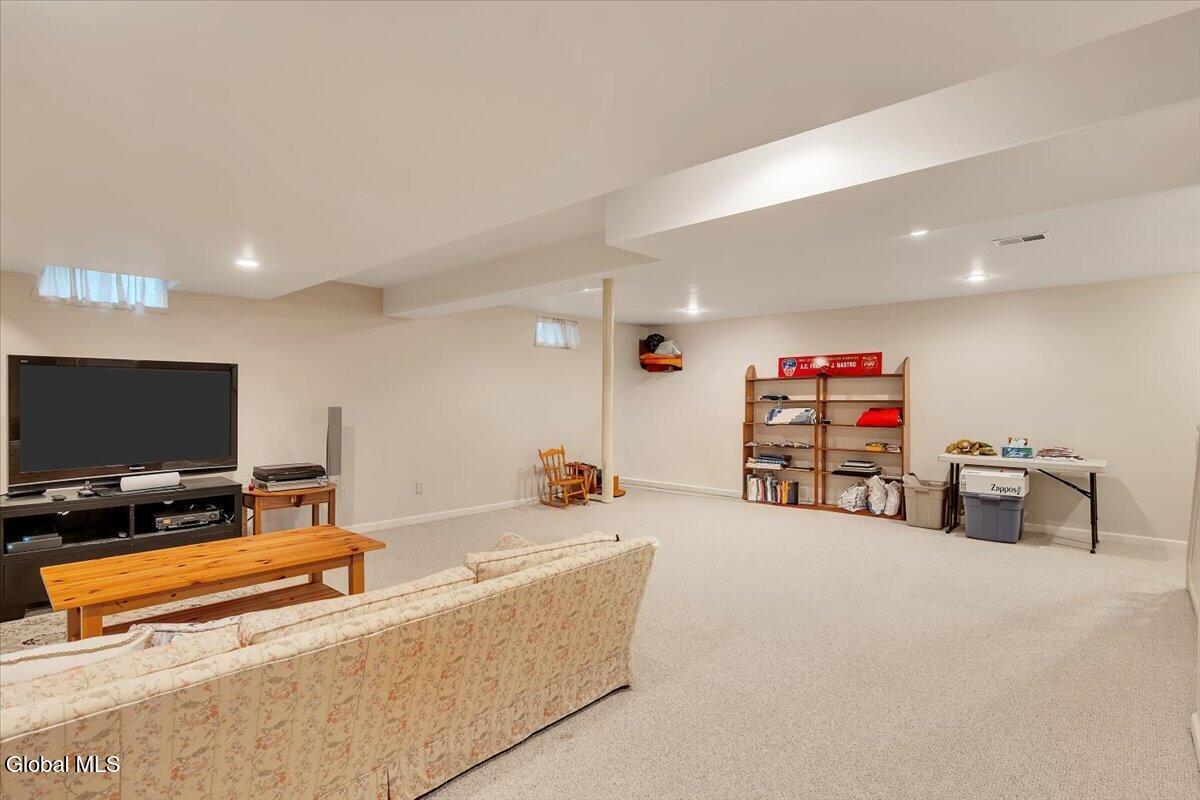 7008 Kevin Lane Schenectady NY 12303