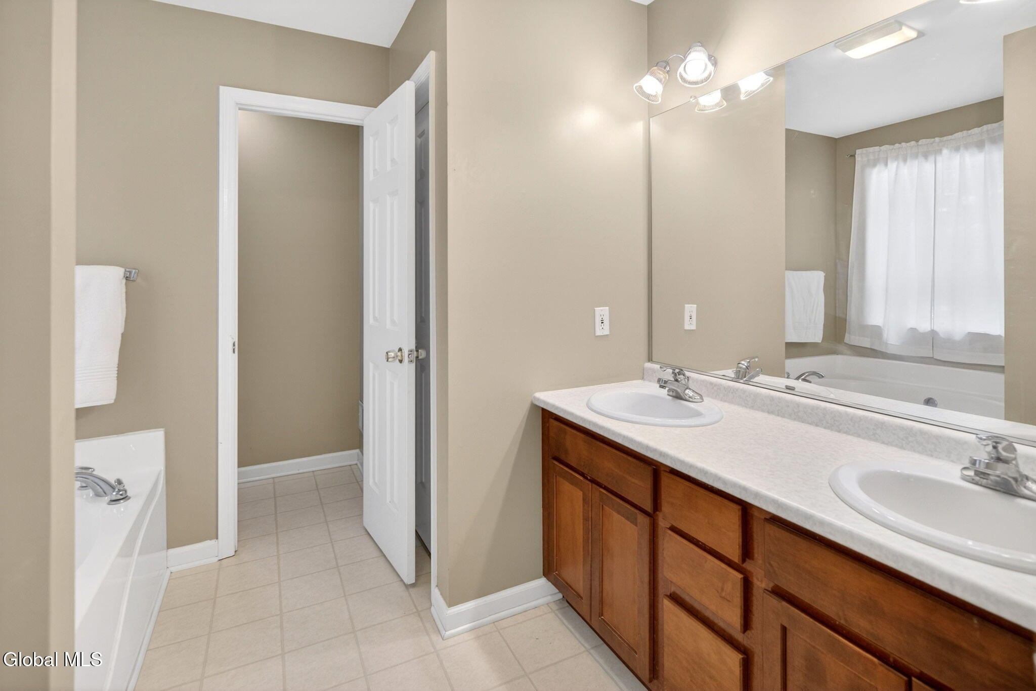 8 Donswood Court Clifton Park NY 12065