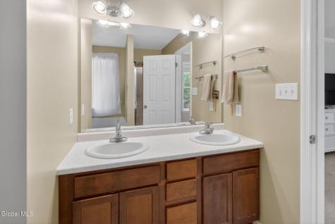 8 Donswood Court Clifton Park NY 12065