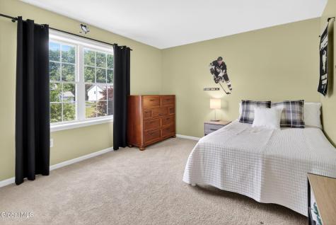 8 Donswood Court Clifton Park NY 12065