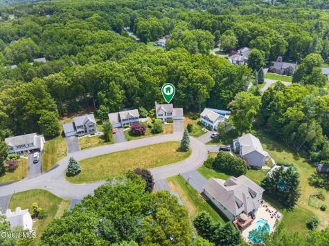 8 Donswood Court Clifton Park NY 12065