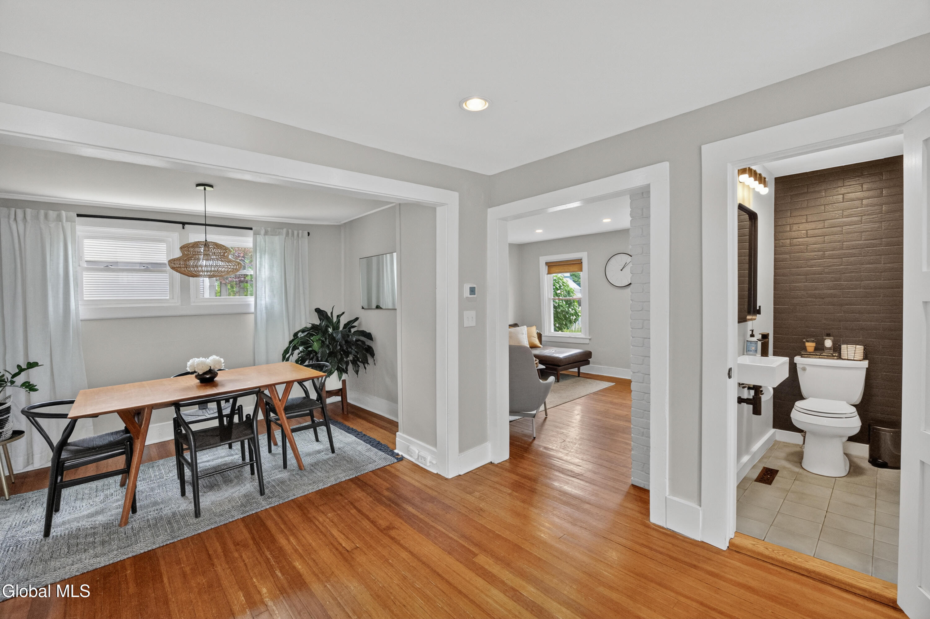 24 Diamond Place Saratoga Springs NY 12866