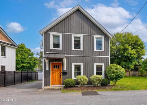 24 Diamond Place Saratoga Springs NY 12866