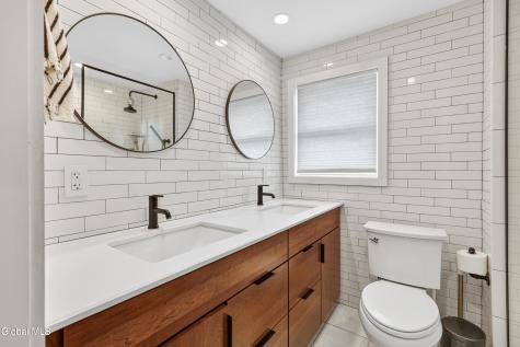 24 Diamond Place Saratoga Springs NY 12866