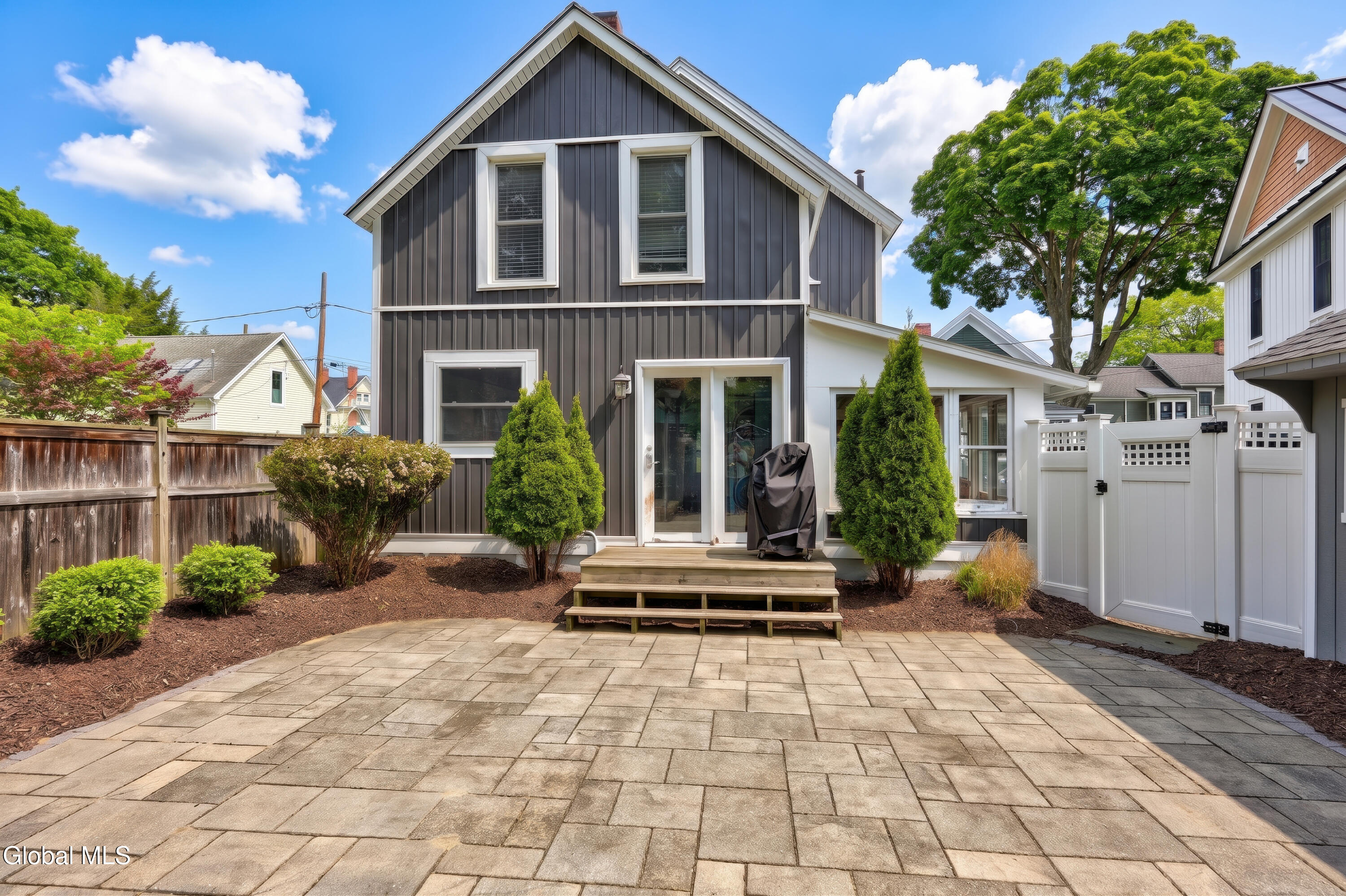 24 Diamond Place Saratoga Springs NY 12866