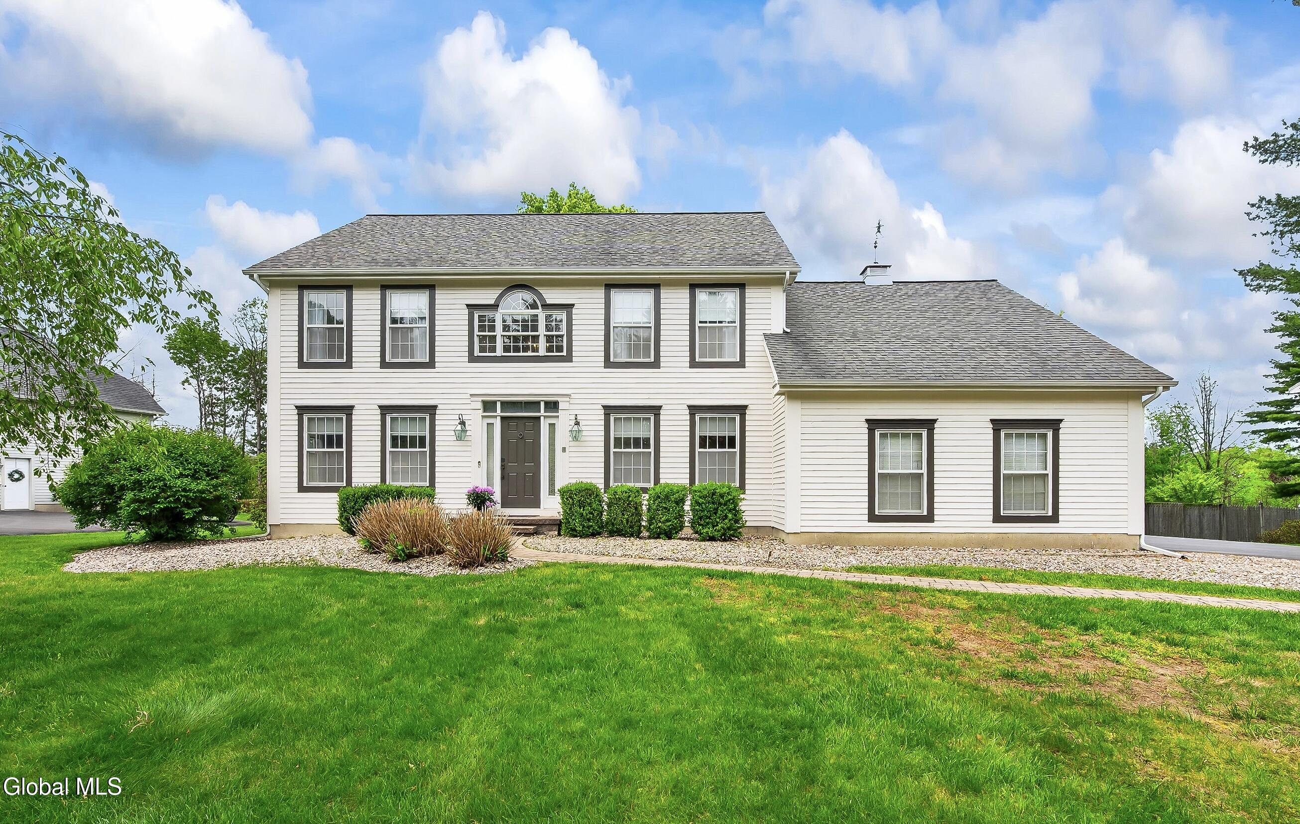 9 Owasco Court Niskayuna NY 12309