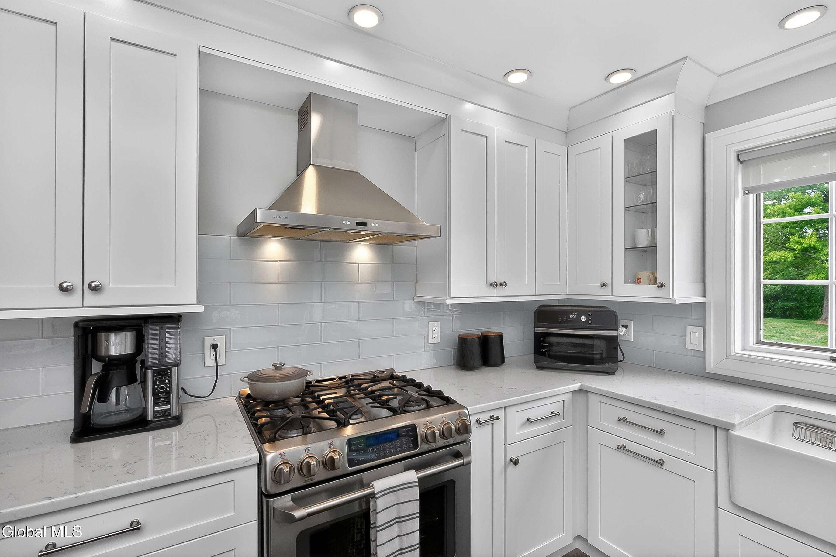 9 Owasco Court Niskayuna NY 12309