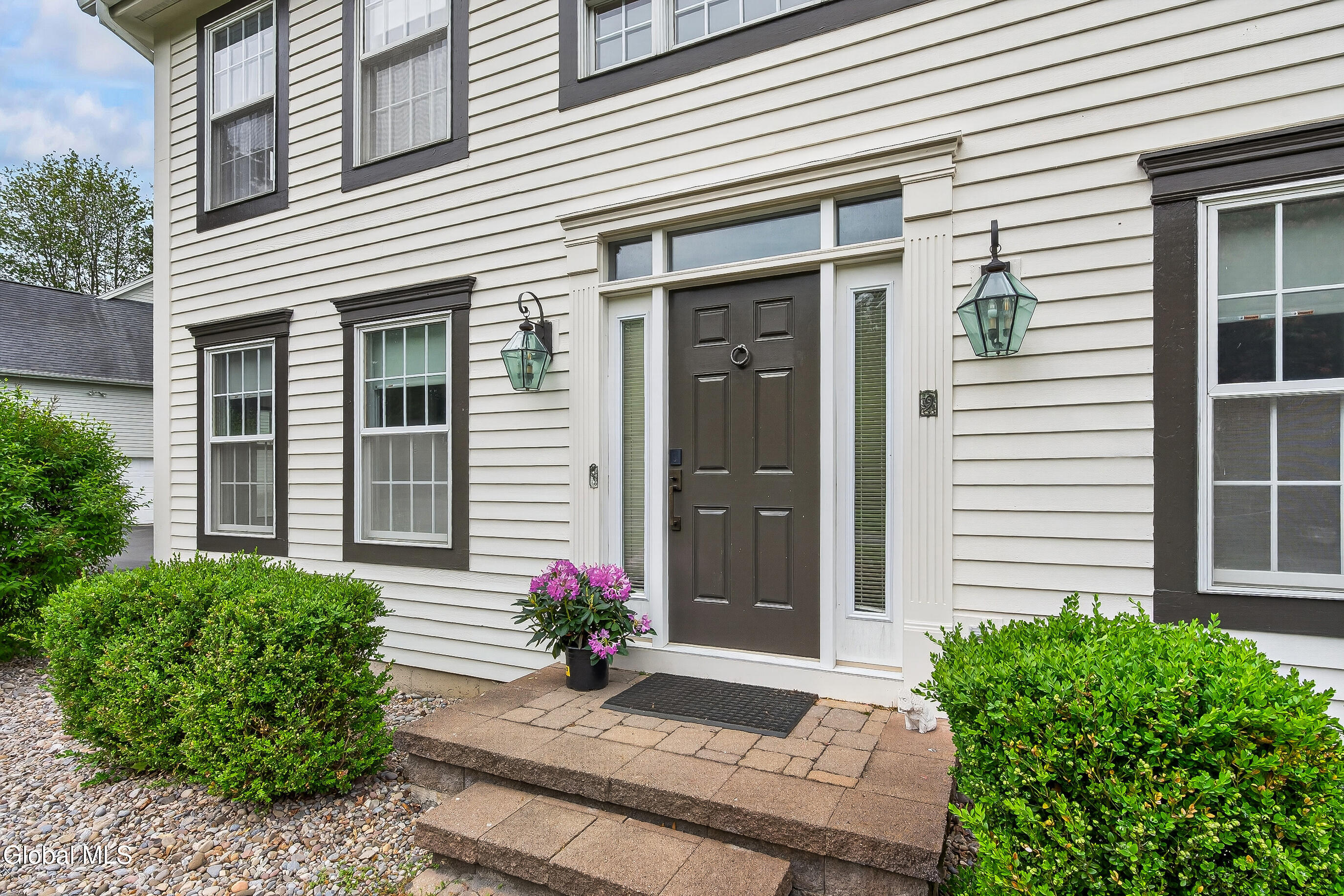 9 Owasco Court Niskayuna NY 12309