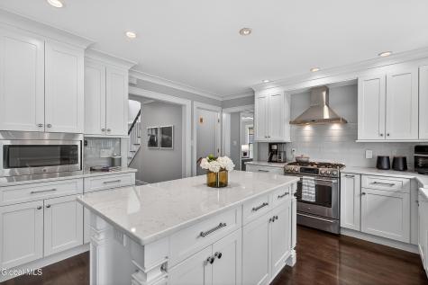 9 Owasco Court Niskayuna NY 12309
