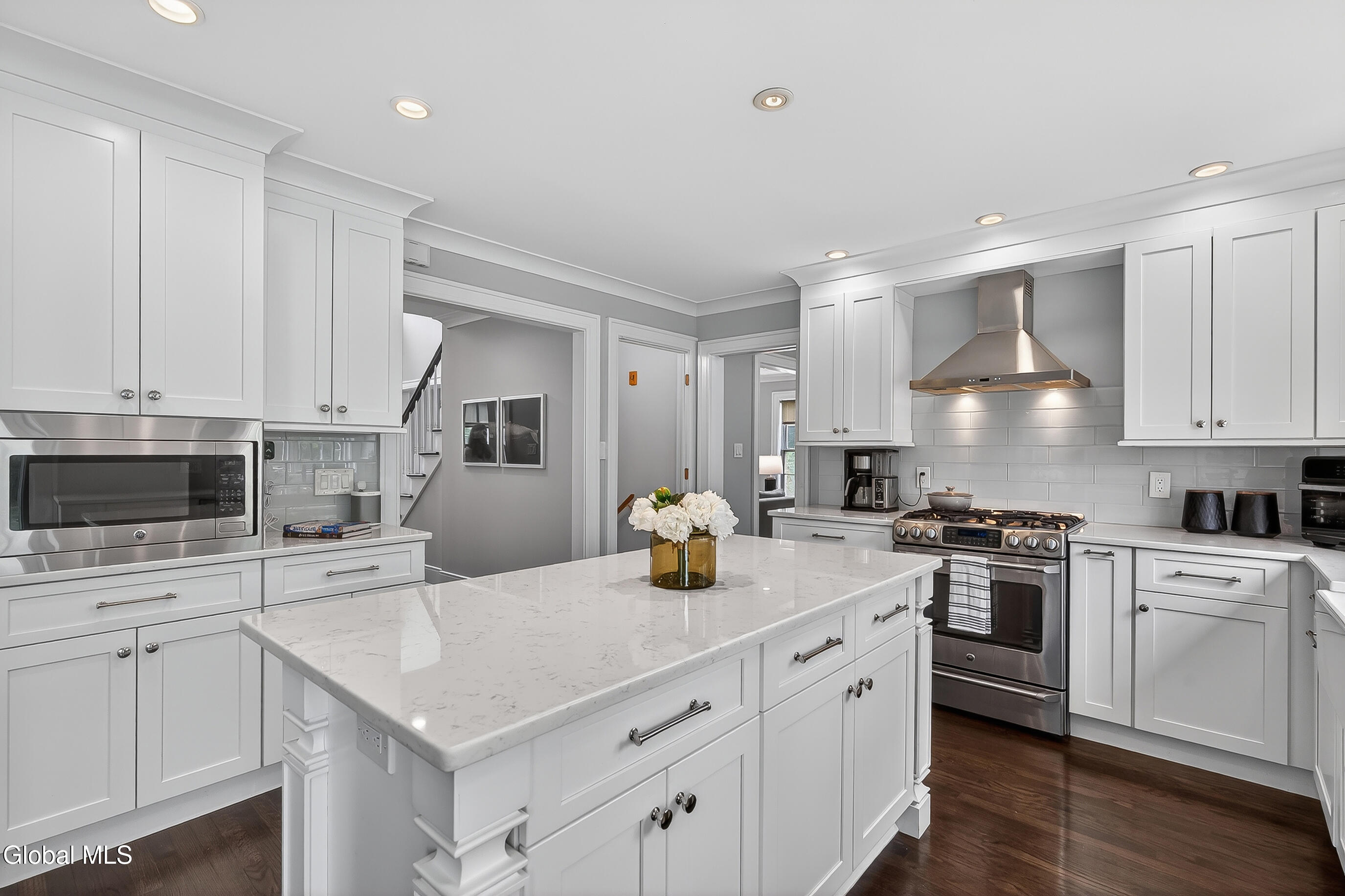 9 Owasco Court Niskayuna NY 12309