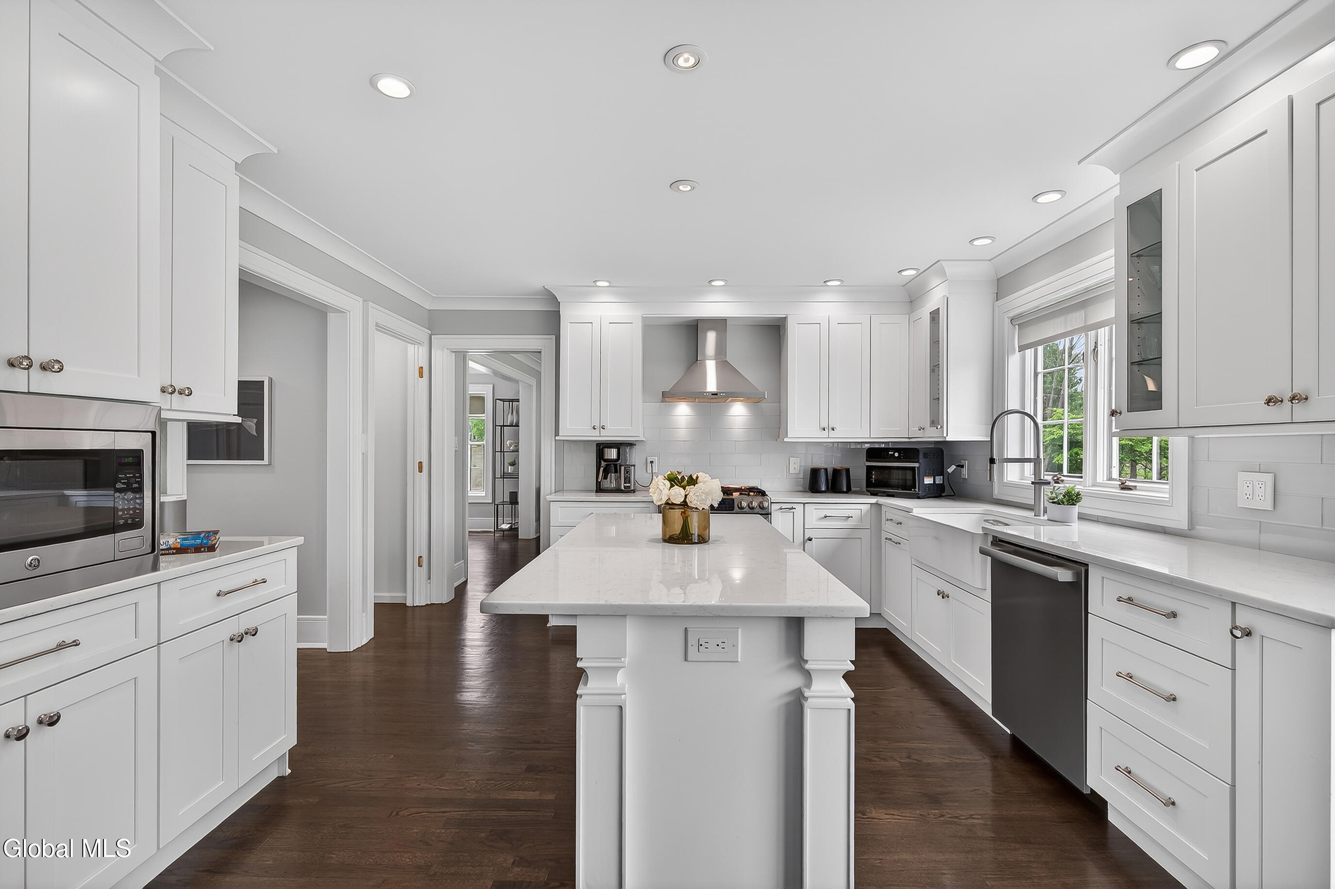 9 Owasco Court Niskayuna NY 12309