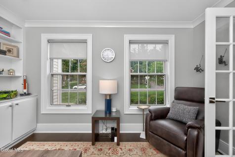 9 Owasco Court Niskayuna NY 12309