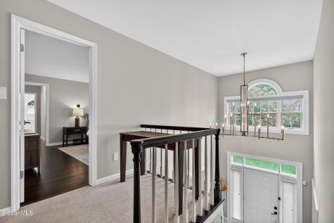 9 Owasco Court Niskayuna NY 12309