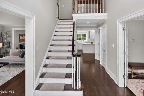 9 Owasco Court Niskayuna NY 12309