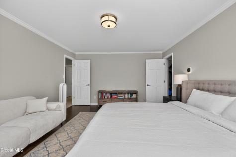 9 Owasco Court Niskayuna NY 12309