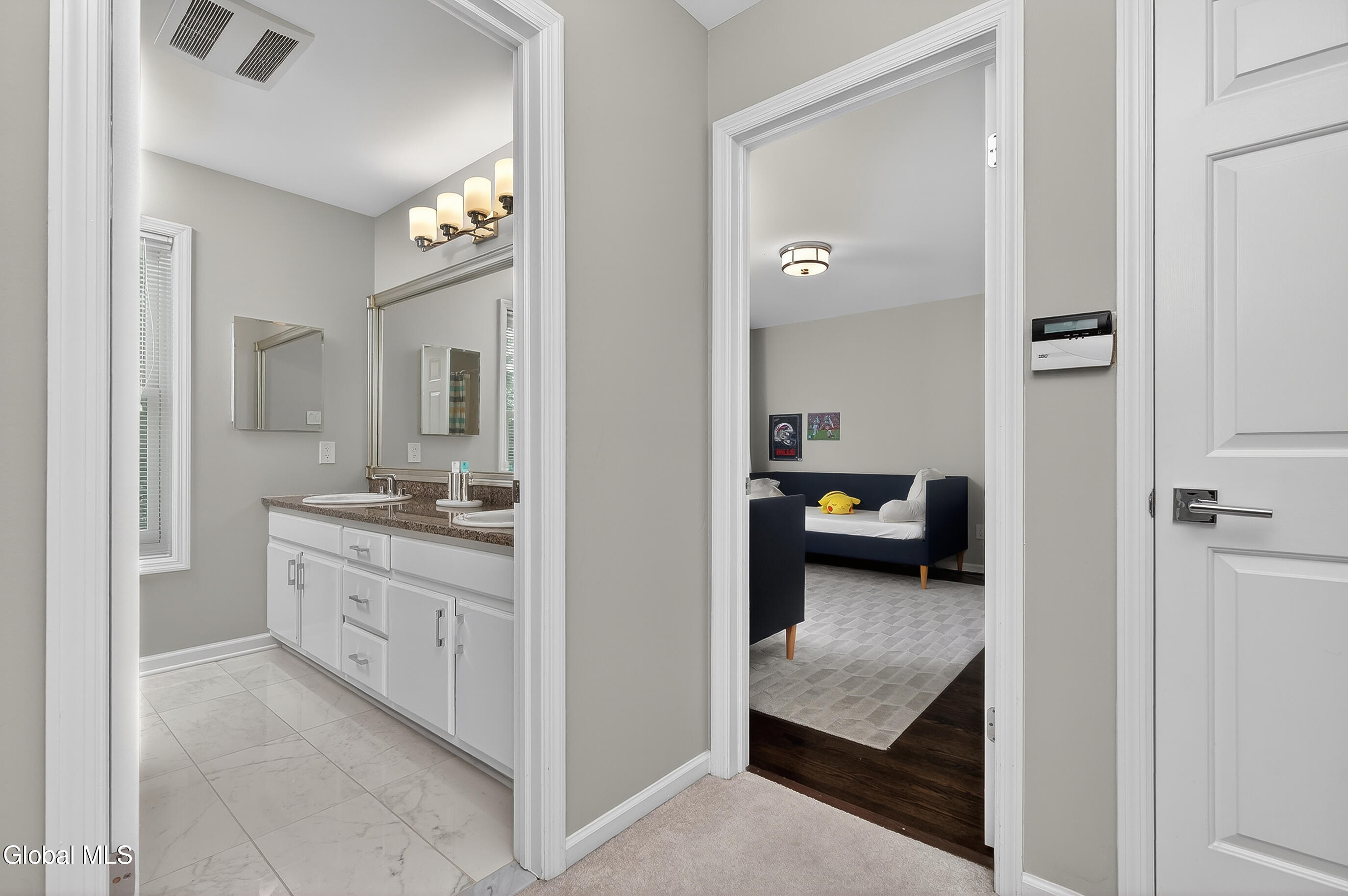 9 Owasco Court Niskayuna NY 12309
