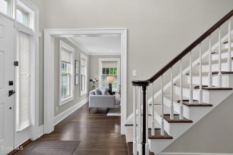 9 Owasco Court Niskayuna NY 12309
