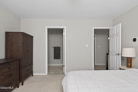 9 Owasco Court Niskayuna NY 12309