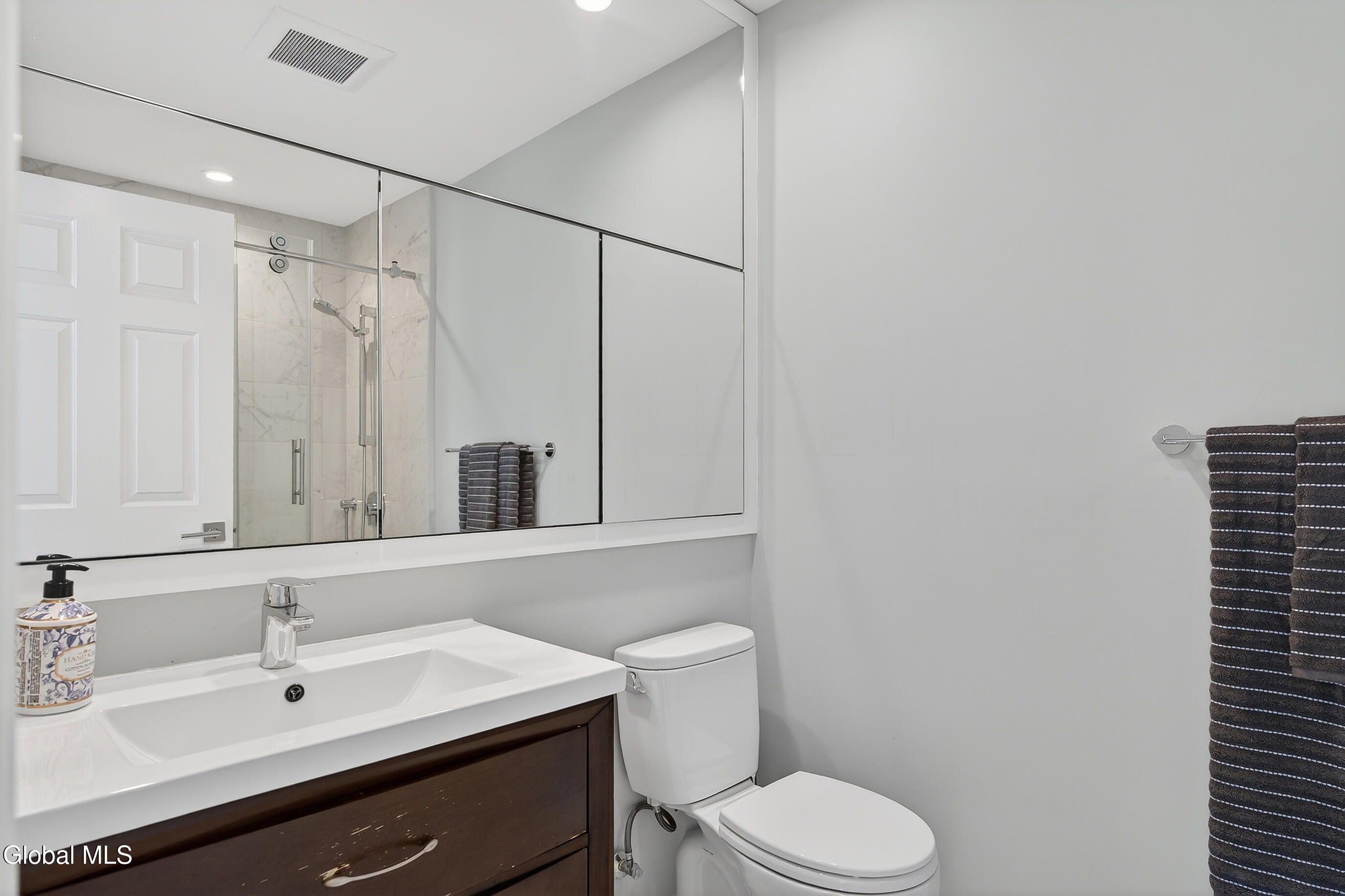 9 Owasco Court Niskayuna NY 12309
